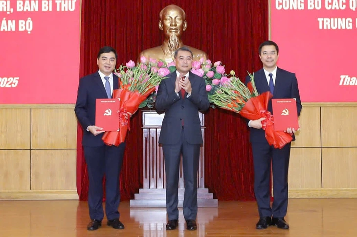 Bộ Chính trị, Ban Bí thư điều động, chỉ định 2 tân Phó bí thư Tỉnh ủy Thanh Hóa - Ảnh 3.