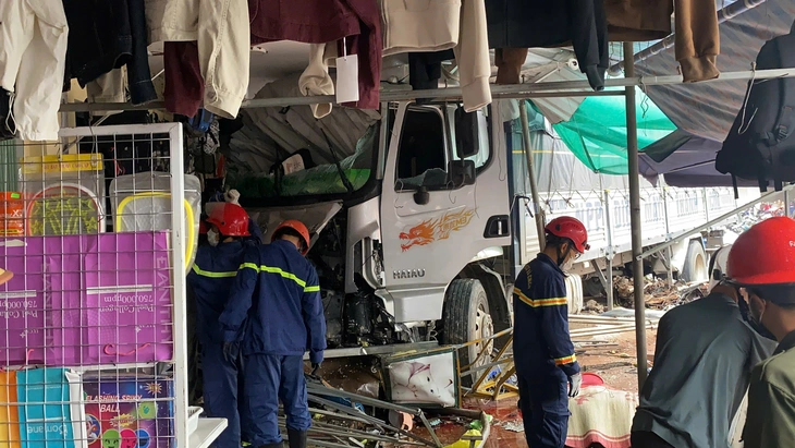 Xe tải mất phanh, tài xế không có cồn, ma túy - Ảnh 2.
