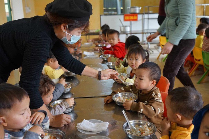 Hà Nội: Trường học phải niêm yết thực đơn, minh bạch tiền ăn bán trú mỗi ngày - Ảnh 1.