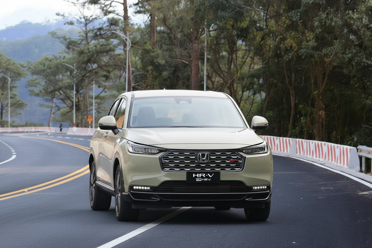 Honda HR-V e:HEV RS 2025 - Ảnh 1.