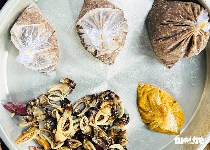 Dân đầu nguồn An Giang, Đồng Tháp ngày đêm đặt lợp cua đồng mùa nước nổi - Ảnh 4.