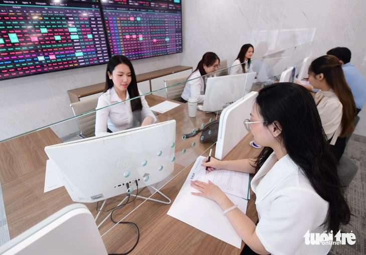 Chứng khoán Việt đạt 9/9 tiêu chí nâng hạng, sắp đón dòng vốn tỉ đô? - Ảnh 1.