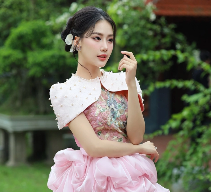 Hoa hậu Bùi Quỳnh Hoa tố cáo một tài khoản facebook lan truyền thông tin sai sự thật - Ảnh 1. Hoa hậu Bùi Quỳnh Hoa gửi đơn tố cáo Facebooker lan truyền thông tin ác ý, bôi nhọ cô - Ảnh 1.
