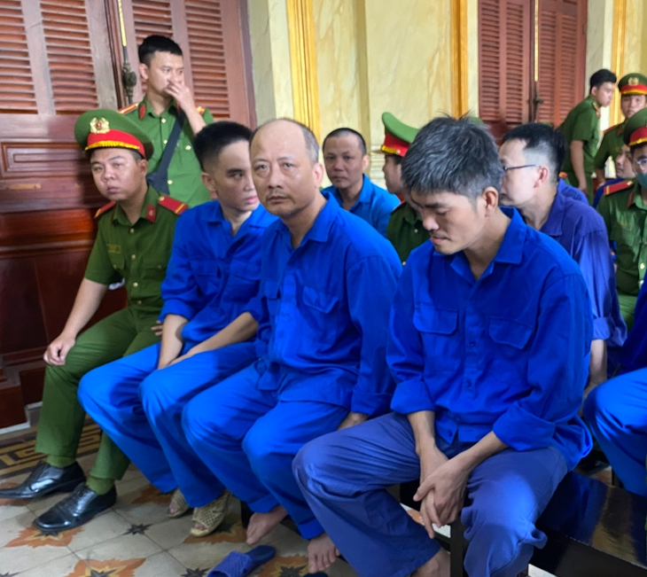 TP.HCM xét xử đường dây buôn lậu 113kg vàng, đề nghị 16 năm tù cho 'ông trùm' - Ảnh 1.