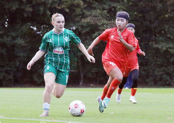 U17 nữ Việt Nam nhận bài học lớn tại Đức - Ảnh 2.