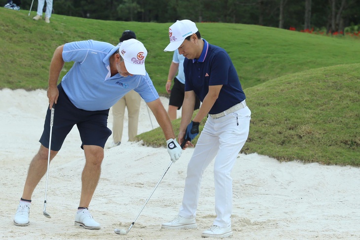 Các huyền thoại thế giới chia sẻ kinh nghiệm cho golfer trẻ Việt Nam - Ảnh 2.