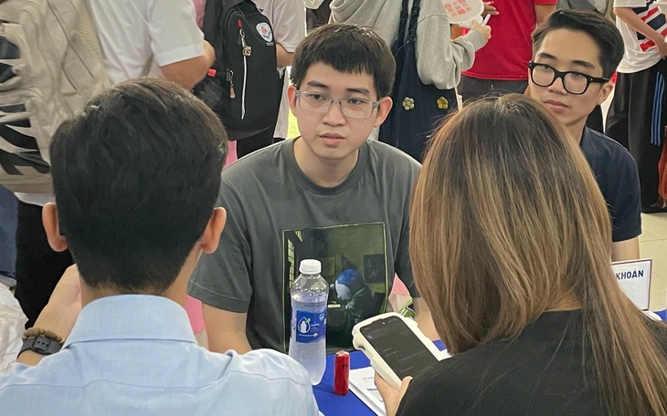 Sinh viên cần gì để không “tụt hậu” trong môi trường tuyển dụng mới? - Ảnh 2.