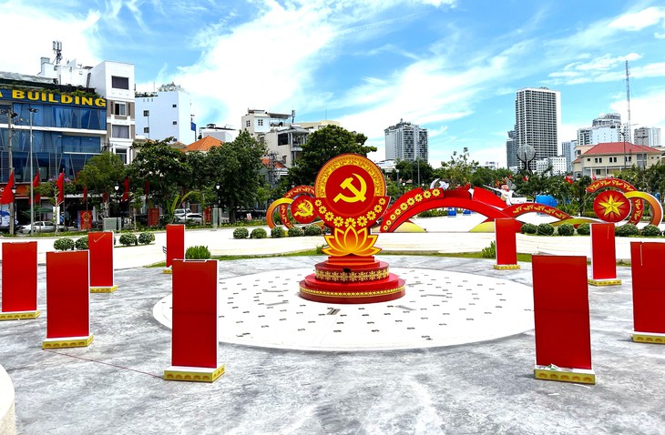Đại hội Đảng bộ tỉnh Khánh Hòa không nhận hoa chúc mừng - Ảnh 3.
