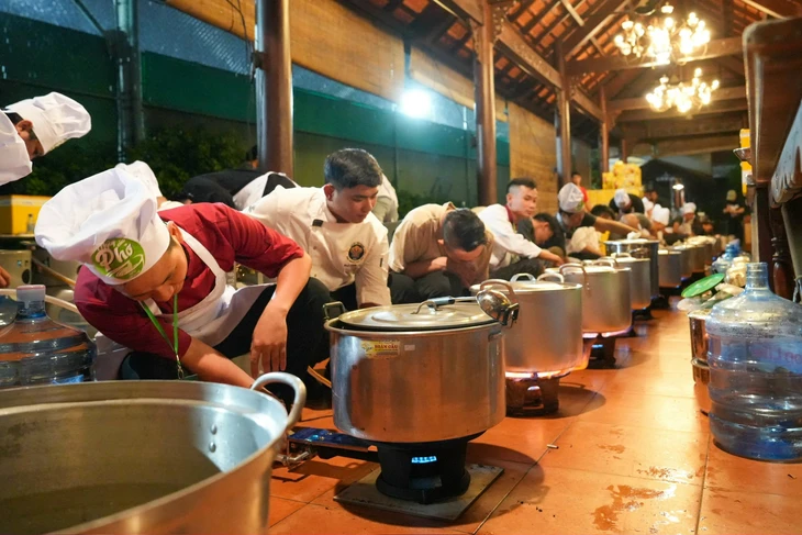Nổi lửa đi tìm Người nấu phở ngon năm 2025 - Ảnh 1. Nổi lửa Đi tìm người nấu phở ngon năm 2025 - Ảnh 1.