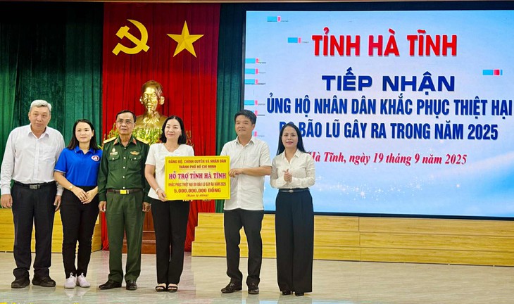 TP.HCM hỗ trợ Nghệ An, Hà Tĩnh 13 tỉ đồng khắc phục hậu quả bão lũ - Ảnh 3.