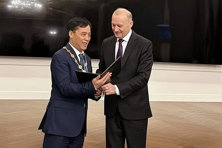 Nhà khoa học Việt Nam nhận bằng Viện sĩ Liên hiệp các viện hàn lâm khoa học thế giới - Ảnh 1. Nhà khoa học Việt Nam nhận bằng Viện sĩ Liên hiệp các viện hàn lâm khoa học thế giới - Ảnh 1.