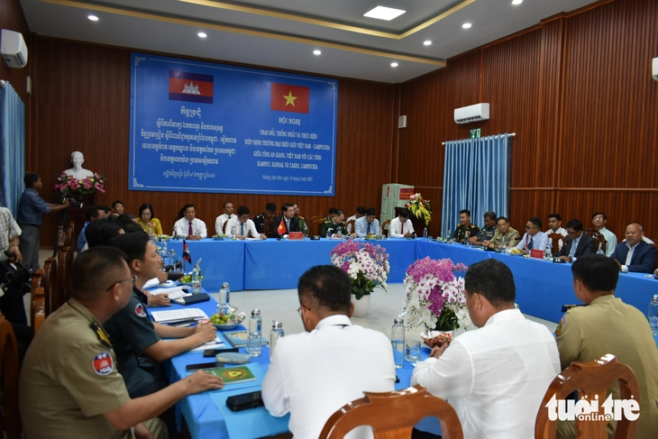 Tỉnh của Campuchia đề nghị mở cửa khẩu đến 20h để xuất nhập khẩu sang Việt Nam thuận lợi - Ảnh 1.