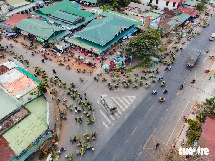 Vụ xe tải lao vào chợ khiến 3 người chết: Tuần tới sẽ có chợ tạm sau 13 năm không thể thực hiện - Ảnh 3.