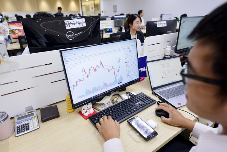 Bùng nổ IPO năm nay, cơ hội lớn nhưng nhà đầu tư lưu ý để tránh 'kẹp hàng' - Ảnh 1.