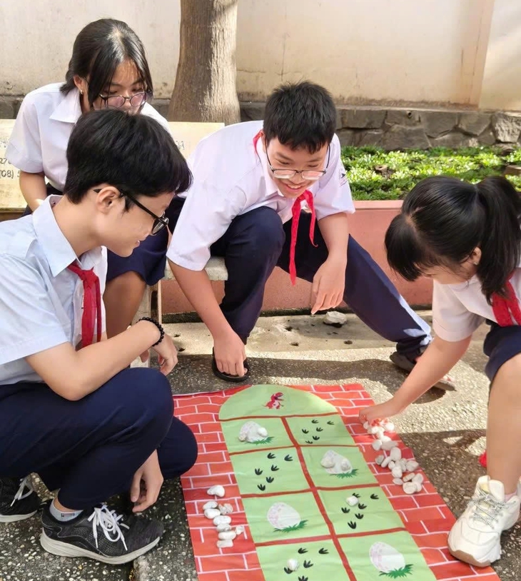 16 trường thí điểm giờ chơi không điện thoại, học sinh sẽ chơi... đủ trò  - Ảnh 1.