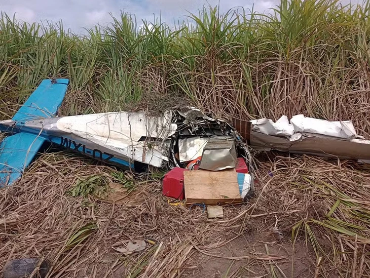 Xôn xao thông tin máy bay rơi ở Brazil, phát hiện 180kg cocaine in logo SpaceX - Ảnh 2.
