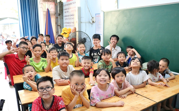 Buổi khai giảng tối của lớp học đặc biệt   - Ảnh 11.