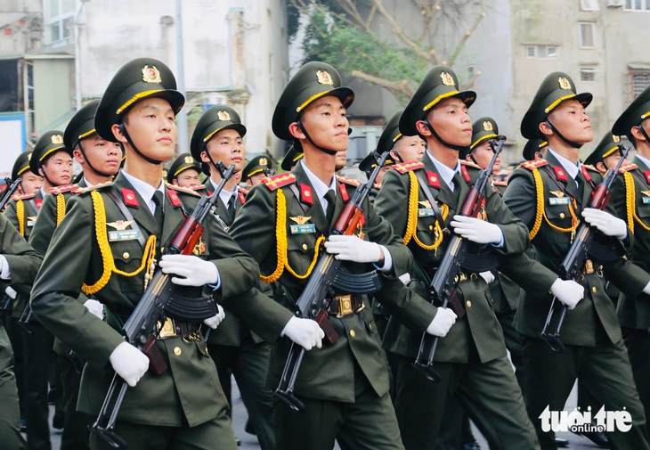 diễu binh - Ảnh 1.