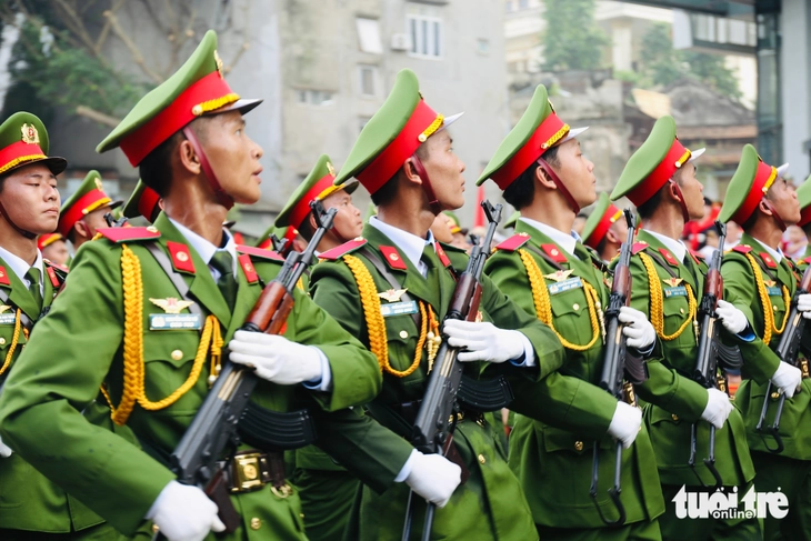 diễu binh - Ảnh 2.