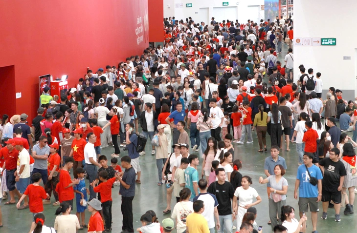 Đông nghẹt người chen chân xem Triển lãm thành tựu đất nước ngày lễ Quốc khánh 2-9 - Ảnh 2. Triển lãm thành tựu đất nước - Ảnh 2.