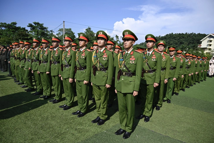 diễu binh - Ảnh 1.