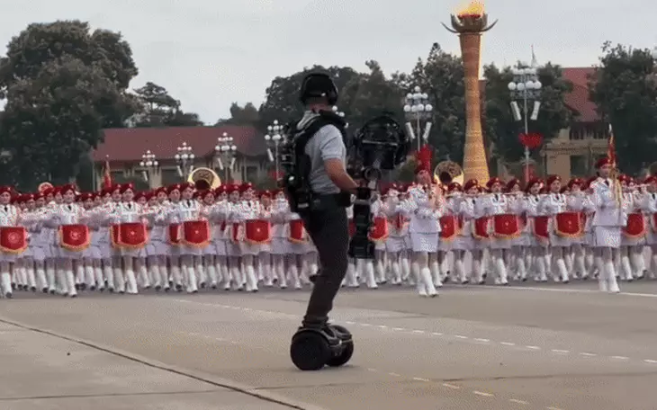 Công nghệ quay phim Steadicam trong A80 có gì hay ho? - Ảnh 2.