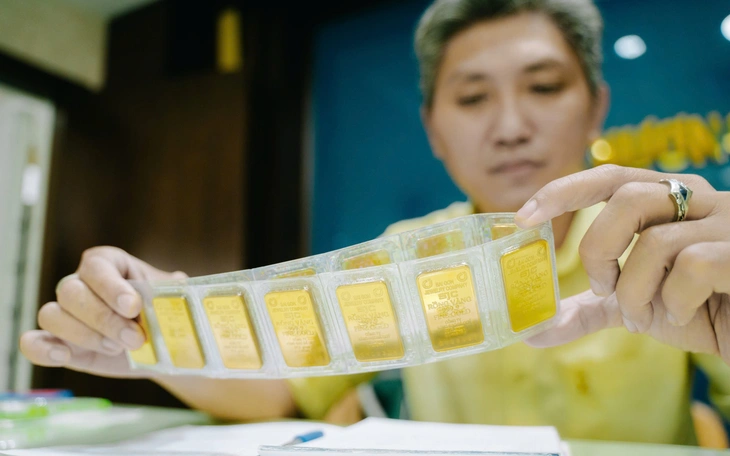 Giá vàng miếng SJC tăng không ngừng, lên 134,4 triệu đồng/lượng sáng nay - Ảnh 3.