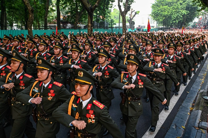 diễu binh - Ảnh 2.