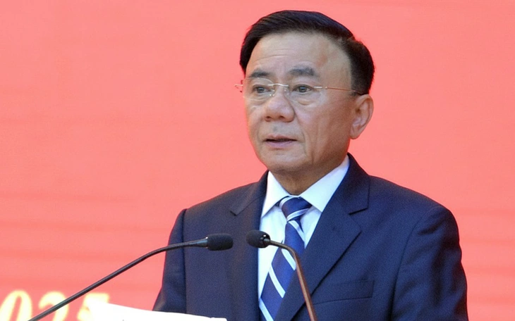 Bộ Chính trị, Ban Bí thư: Đánh giá, sử dụng cán bộ minh bạch, 'có vào, có ra, có lên, có xuống' - Ảnh 2.