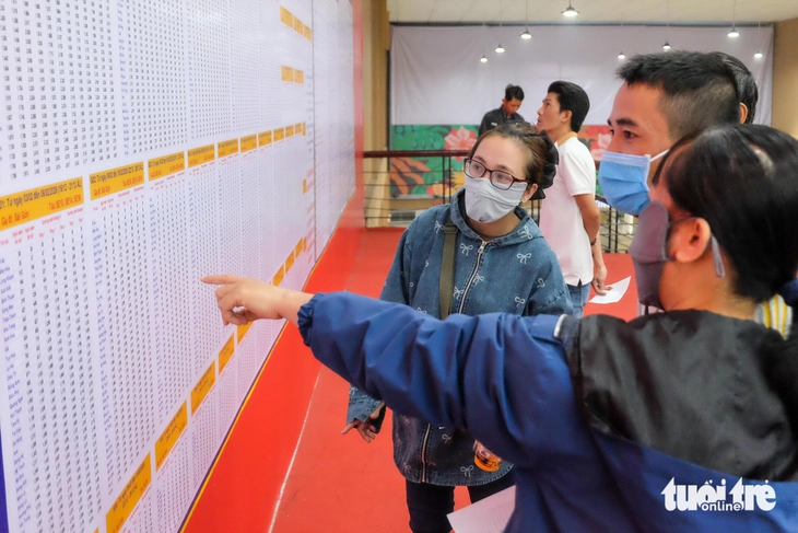 Đi từ Đồng Nai lên ga Sài Gòn lúc 3h sáng đợi mua vé tàu Tết 2026 - Ảnh 4.