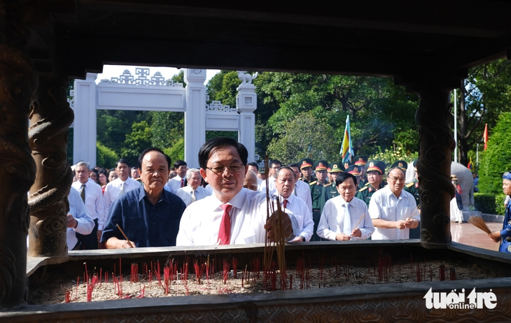 Gia Lai dọn cỗ mời người dân ăn giỗ Hoàng đế Quang Trung - Nguyễn Huệ - Ảnh 1.