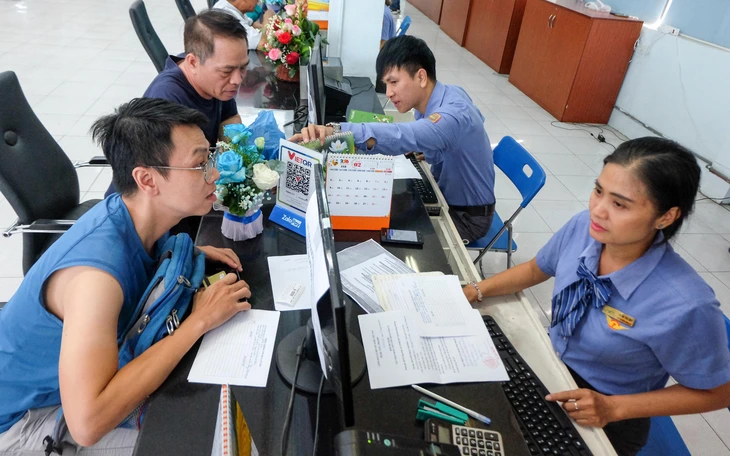 Vé tàu từ Quảng Trị vào TP.HCM đến đầu tháng 3 mới 'hạ nhiệt', bến xe báo 'còn vé' - Ảnh 2.