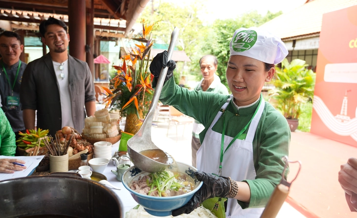 Tinh hoa hội tụ trong ngày hội phở - Ảnh 1. Tinh hoa hội tụ trong ngày hội Đi tìm người nấu phở ngon 2025 - Ảnh 1.