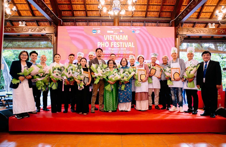 Năm Hoa hồi vàng sẽ đến Singapore - Ảnh 3. Năm Hoa hồi vàng sẽ đến Singapore - Ảnh 4.
