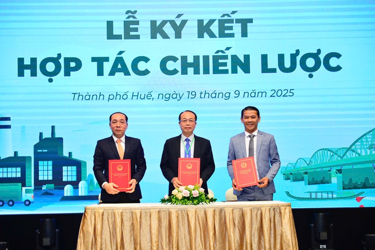 FUTA Group và Kim Long Motor ký hợp tác chiến lược với TP Huế - Ảnh 1.