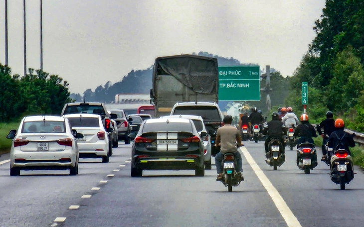 Thông tin mới vụ tai nạn làm thiếu tá công an tử vong trên cao tốc  - Ảnh 4.