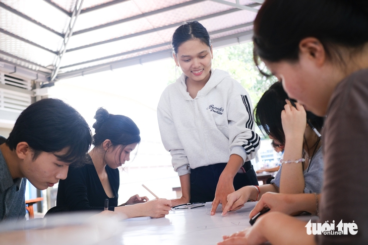 Nữ sinh trúng tuyển Đại học Quy Nhơn, không bỏ cuộc vì thấy ánh mắt hy vọng của mẹ cha - Ảnh 3.