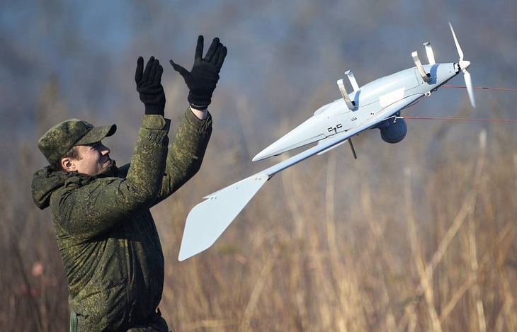Ukraine khốn đốn với chiến thuật 'drone mẹ' của Nga - Ảnh 1.