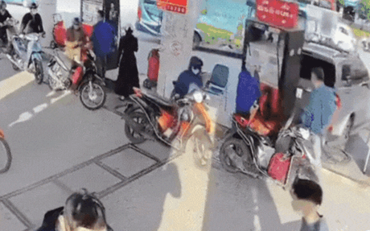Háo thắng lùi xe nhanh, thì chữ 'tài' gắn với chữ 'tai' chỉ là điều sớm hay muộn - Ảnh 4.