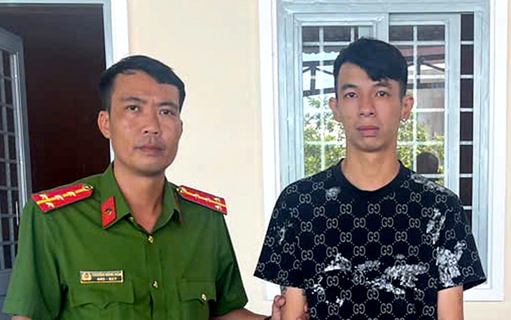 Bắt thanh niên dùng dao đâm tài xế xe Grab cướp điện thoại và 200.000 đồng - Ảnh 2.