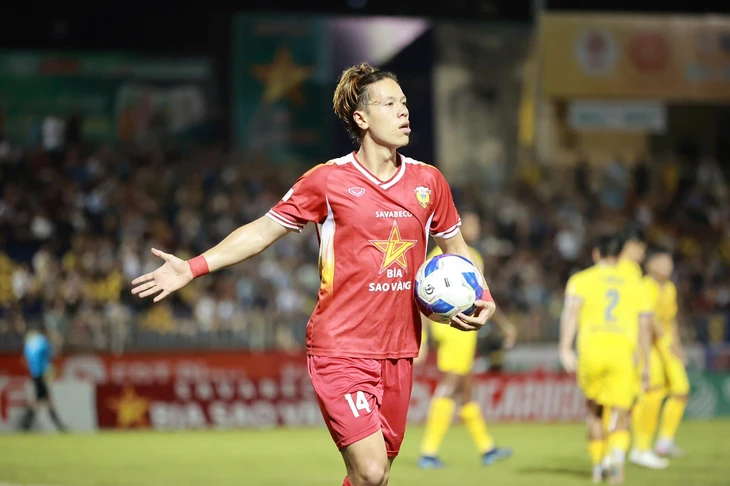 Viktor Lê 'cứu' 10 người Hồng Lĩnh Hà Tĩnh thoát thua Sông Lam Nghệ An - Ảnh 1.