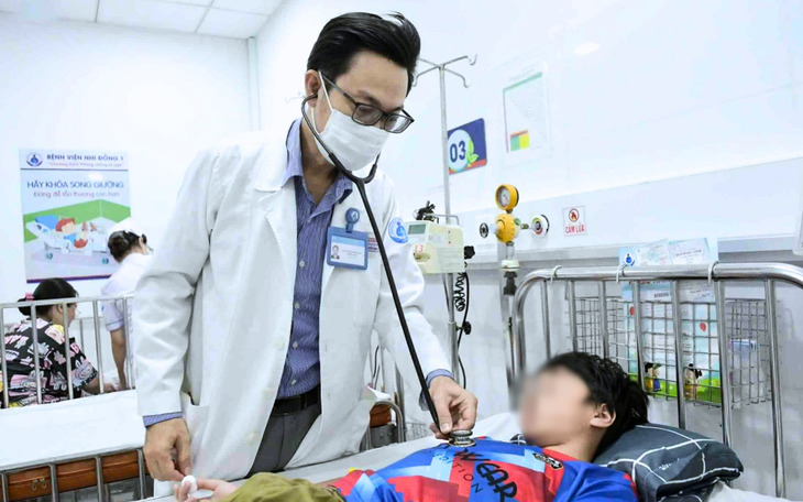 Cẩm nang cần thiết cho các mẹ 'bỉm sữa': 10 cách chăm tại nhà khi con bệnh - Ảnh 1.