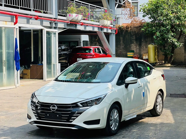 Tin tức giá xe: Nissan Almera giảm đến 80 triệu đồng - Ảnh 2.