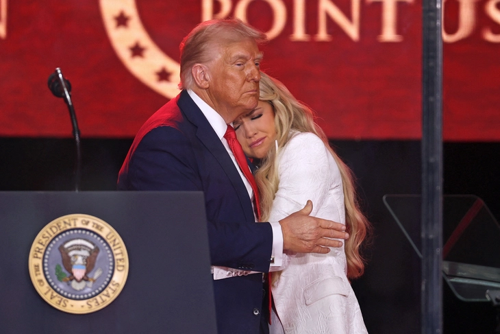 Lễ tưởng niệm Charlie Kirk: Ông Trump gọi vụ ám sát là 'cuộc tấn công vào nước Mỹ' - Ảnh 4.