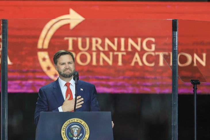 Lễ tưởng niệm Charlie Kirk: Ông Trump gọi vụ ám sát là 'cuộc tấn công vào nước Mỹ' - Ảnh 6.