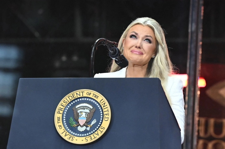 Lễ tưởng niệm Charlie Kirk: Ông Trump gọi vụ ám sát là 'cuộc tấn công vào nước Mỹ' - Ảnh 2.