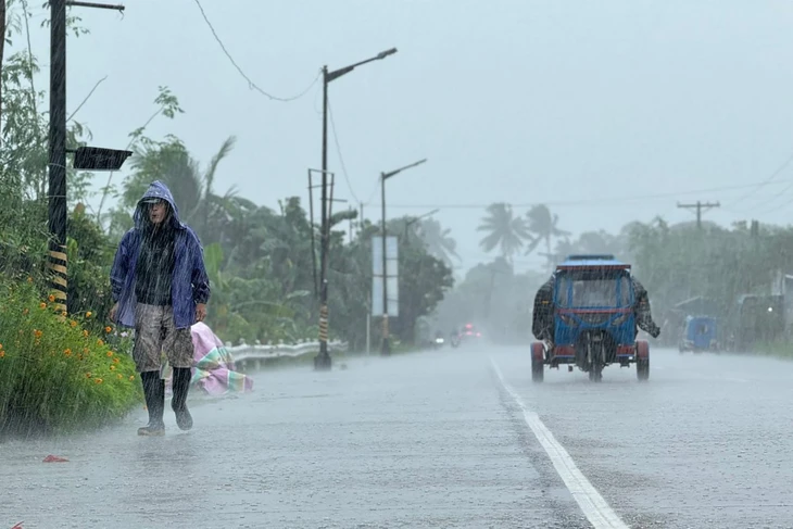 Đông và Đông Nam Á báo động bão Ragasa - Ảnh 1. Siêu bão Ragasa đe dọa Đông Á: Philippines báo động cao nhất, Trung Quốc khẩn cấp sơ tán dân - Ảnh 1.