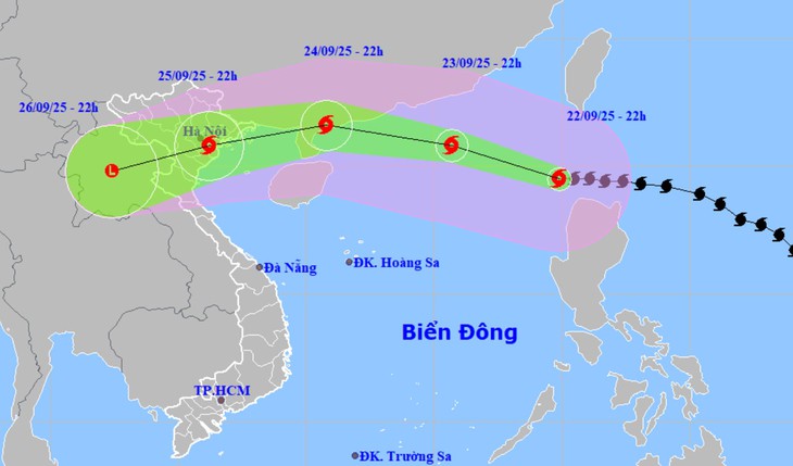 Siêu bão Ragasa đã vào Biển Đông, dự báo tác động đối với Việt Nam - Ảnh 1.