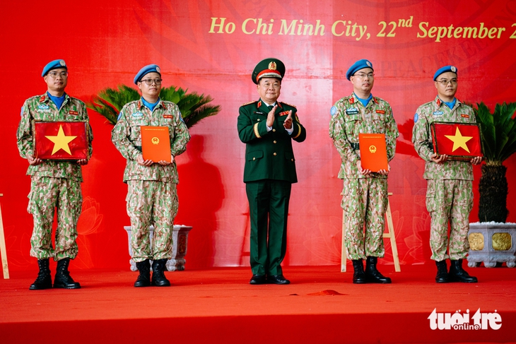 Việt Nam xuất quân tiếp tục tham gia nhiệm gìn giữ hòa bình LHQ - Ảnh 8. Việt Nam xuất quân tiếp tục tham gia nhiệm vụ gìn giữ hòa bình Liên hợp quốc - Ảnh 8.