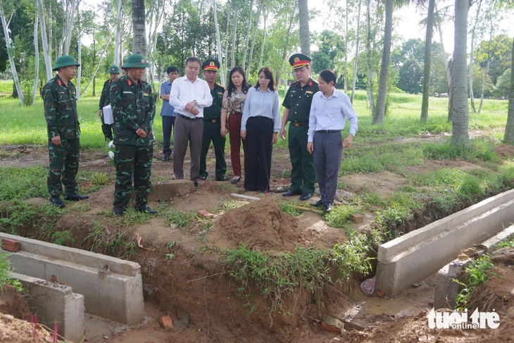 Phát hiện 6 hài cốt liệt sĩ giữa lòng Thành cổ Quảng Trị khi tu bổ di tích - Ảnh 3.